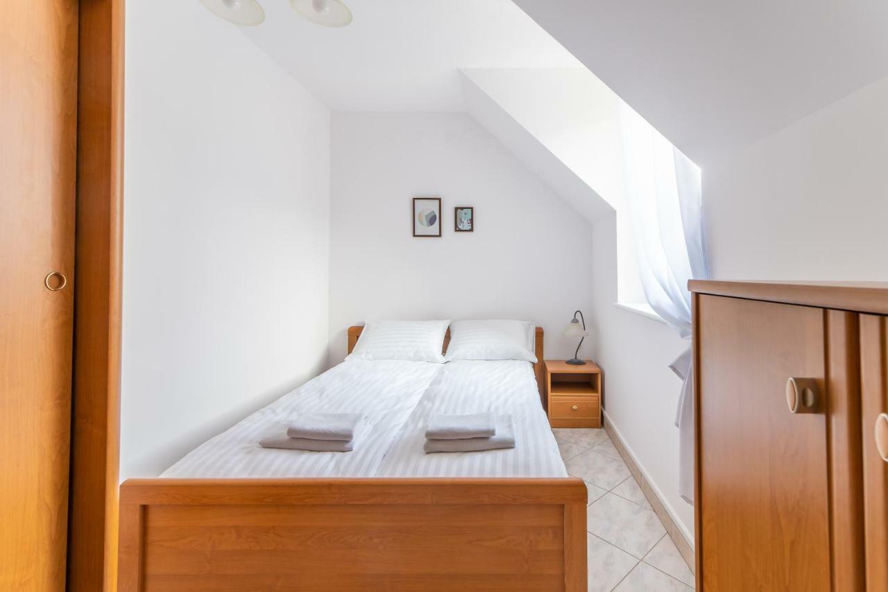 3-Bedroom Apartment Plac Neptuna By Noclegi Renters Мендзыздрое Экстерьер фото
